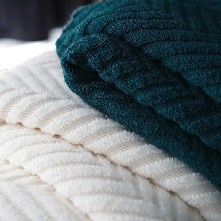 Soft Zig-Zag Knitted Throw Blanket